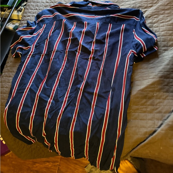 Button up - Picture 2 of 2